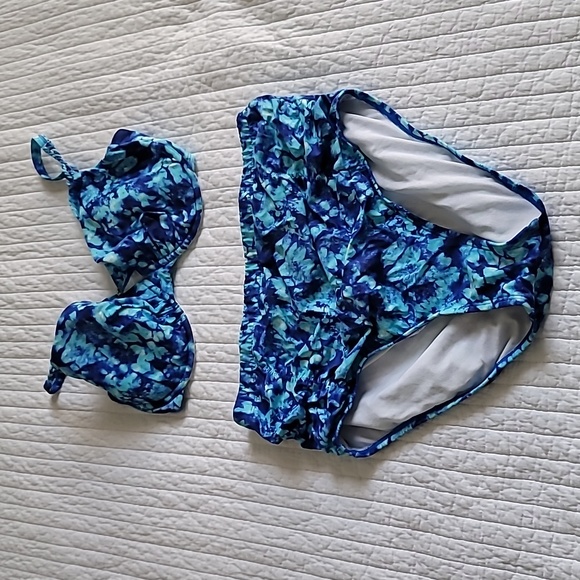 Two Piece Bikini - Picture 2 of 11